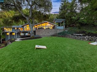 36 Oak Dr, Orinda, CA 94563