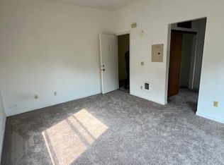 2323 NW Irving St APT 3, Portland, OR 97210