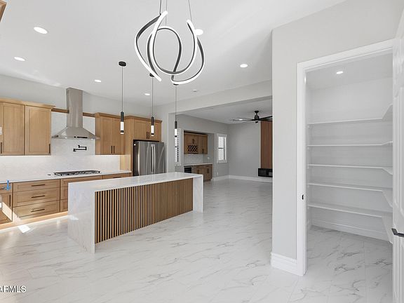 2nd image of 8001 W SAN JUAN Avenue