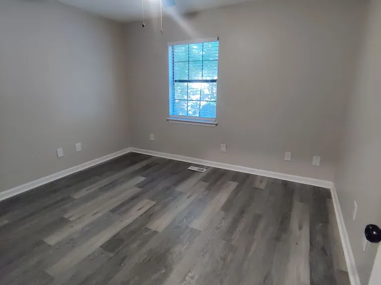813 Chickamauga Ave — Photo 4