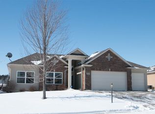 3015 High Bluff Ct, Coralville, IA 52241