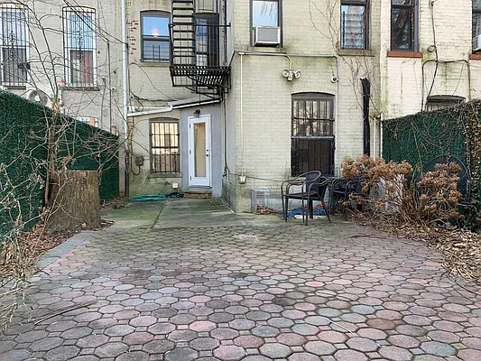 Rented by Brown Harris Stevens | media 37