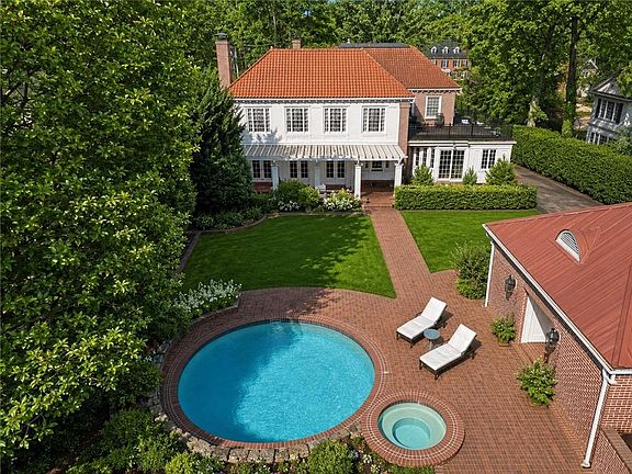 2nd image of 1105 Lullwater Rd