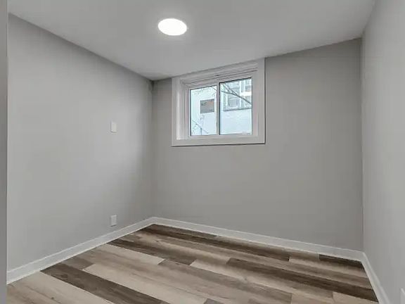 5th image of 263 College St #1A