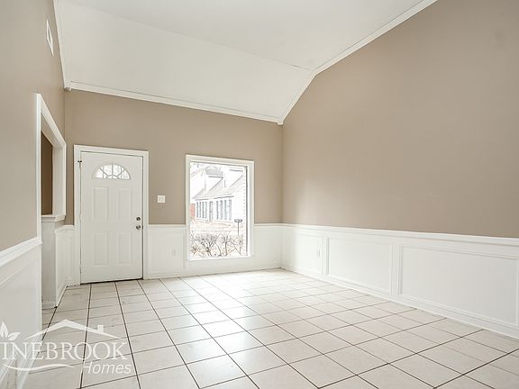 3rd image of 3490 Newberry Ln E