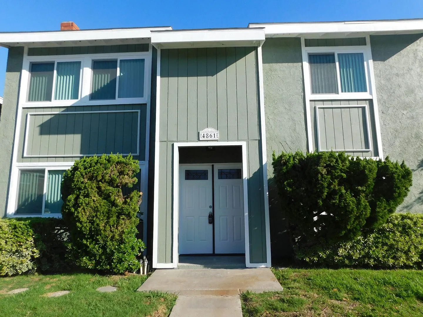 NEE4861 — Photo 2