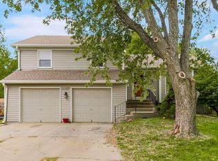12327 S Locust Cir, Olathe, KS 66062