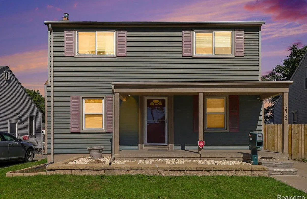3 bed, 2.5 bath, 1904 sqft, $2,250 — Photo 1