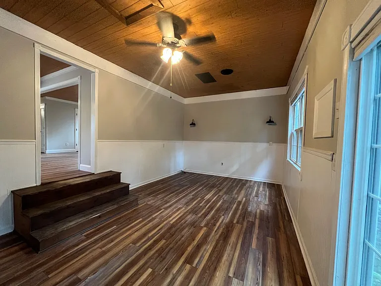 1008 Stillwood Ct — Photo 9