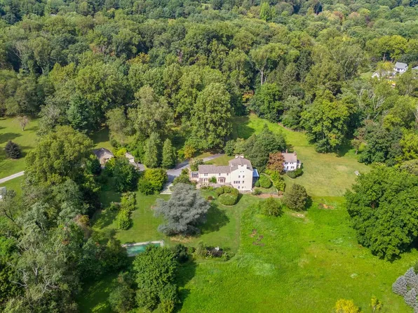 818B Burrows Run Rd, Chadds Ford, PA 19317