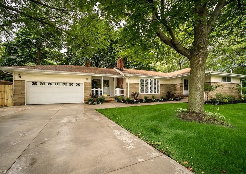 1st image of 2102 Garden Dr