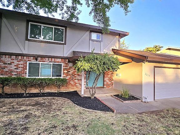2nd image of 2219 El Canto Cir
