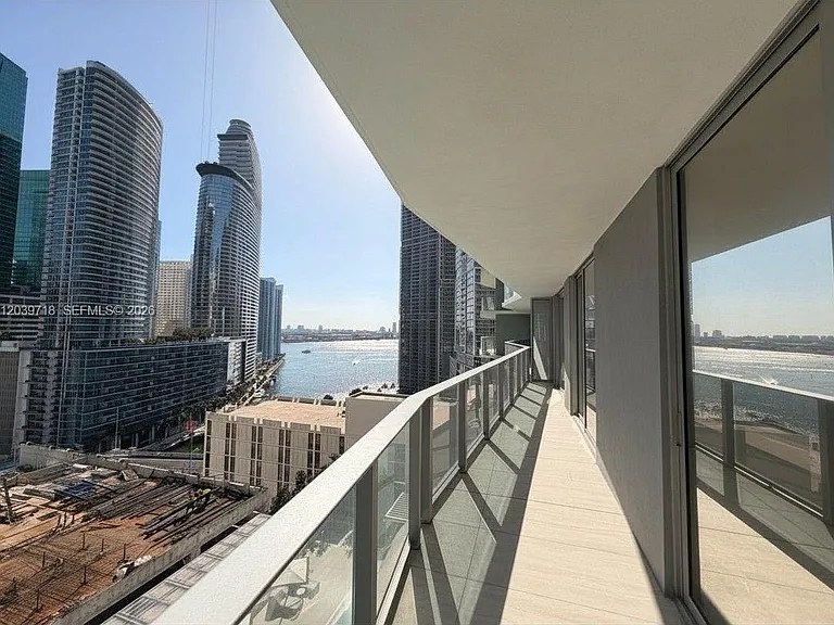 77 SE 5th St #1903 — Photo 2