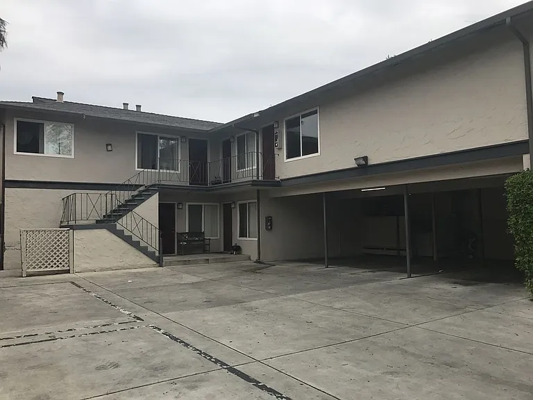 Twin Palms — Photo 11