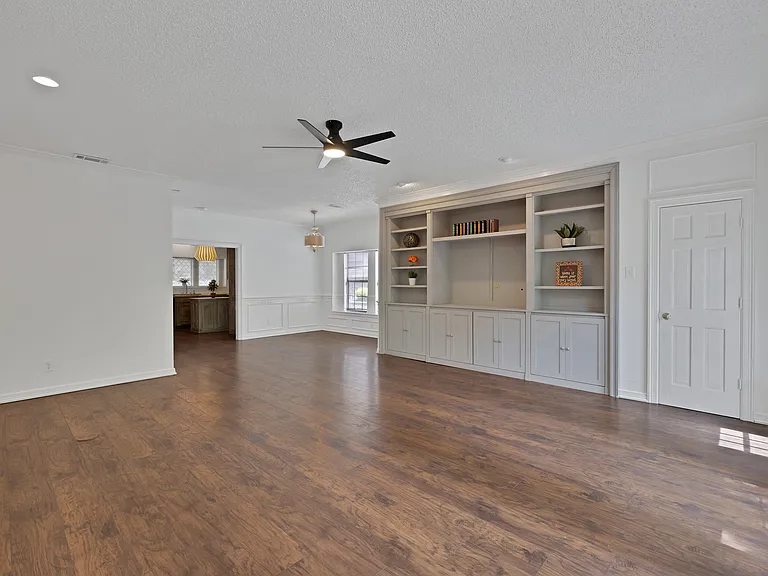 4219 Oak Springs Dr — Photo 23