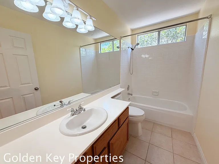 533 Edgewater Ave — Photo 13