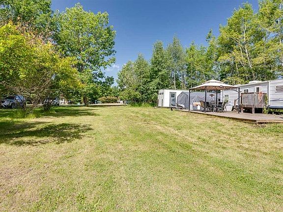 2nd image of 2 Ridge Dr