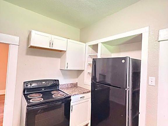 4th image of 1424 E 1st Ave