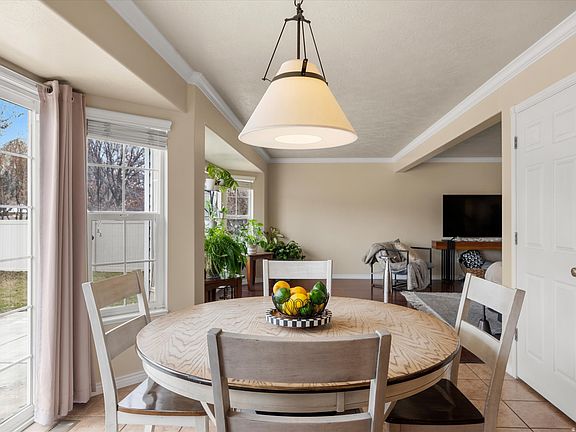 5th image of 1032 N 780 W