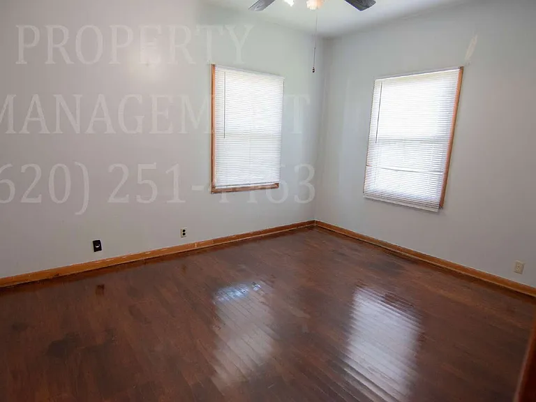 812 Siggins St — Photo 9