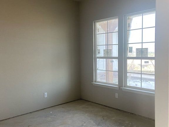 4th image of 147 Sunny Side Dr