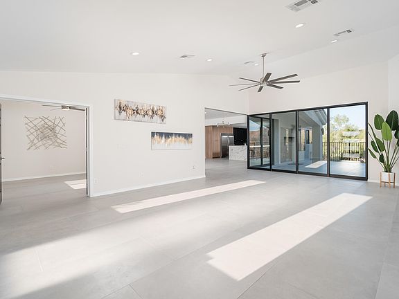 4th image of 8975 S San Pablo Dr