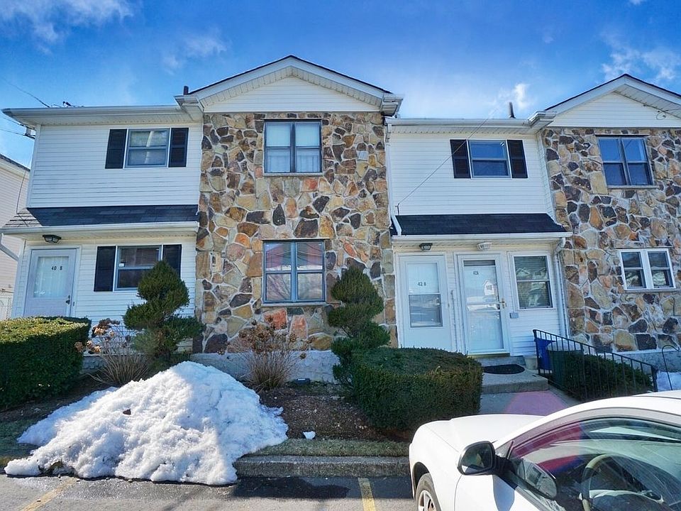 1st image of 42B Bradley Ct
