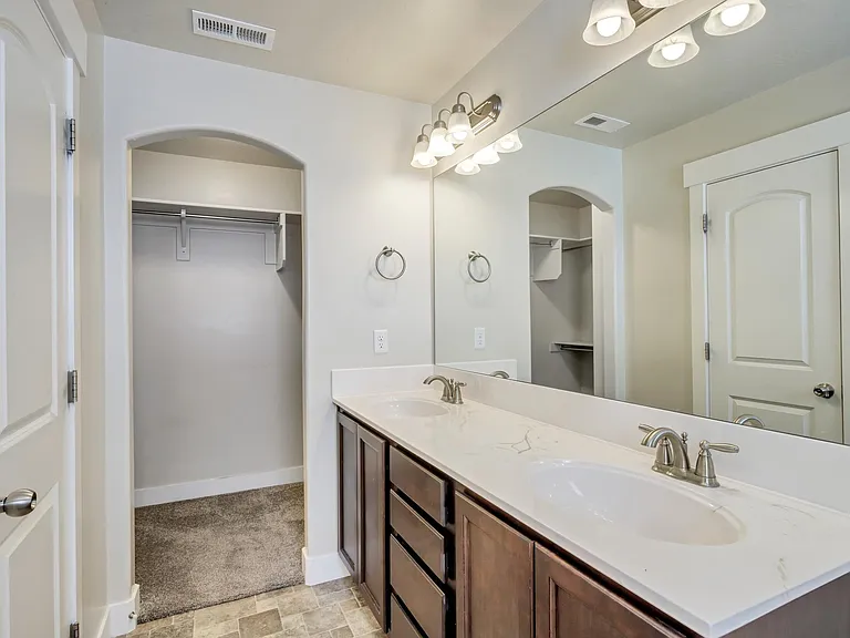 209 W Whitewater Dr — Photo 15