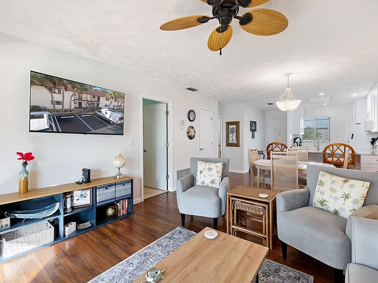 431 Airport Ave E #207 — Photo 14