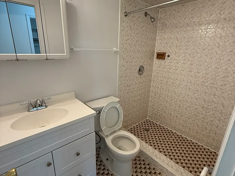 1276 River Rd #2 — Photo 16