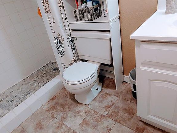 5th image of 6916 Arborbrook Dr