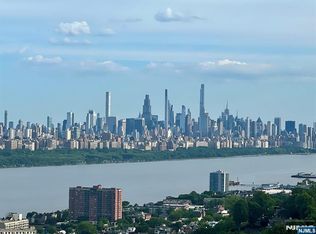 5 Horizon Road #2209, Fort Lee, NJ 07024