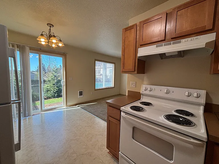 18075 Bluff Rd — Photo 10