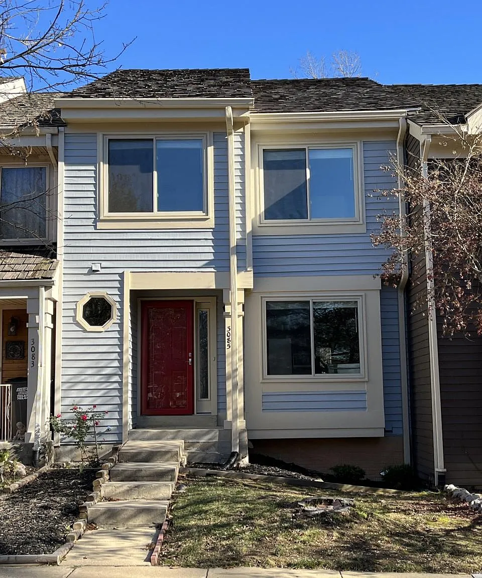 3 bed, 1894 sqft, $2,925 — Photo 1