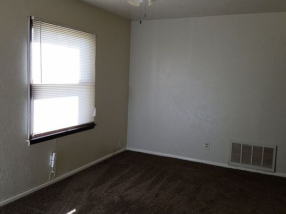 5th image of 4417 SE 39th St