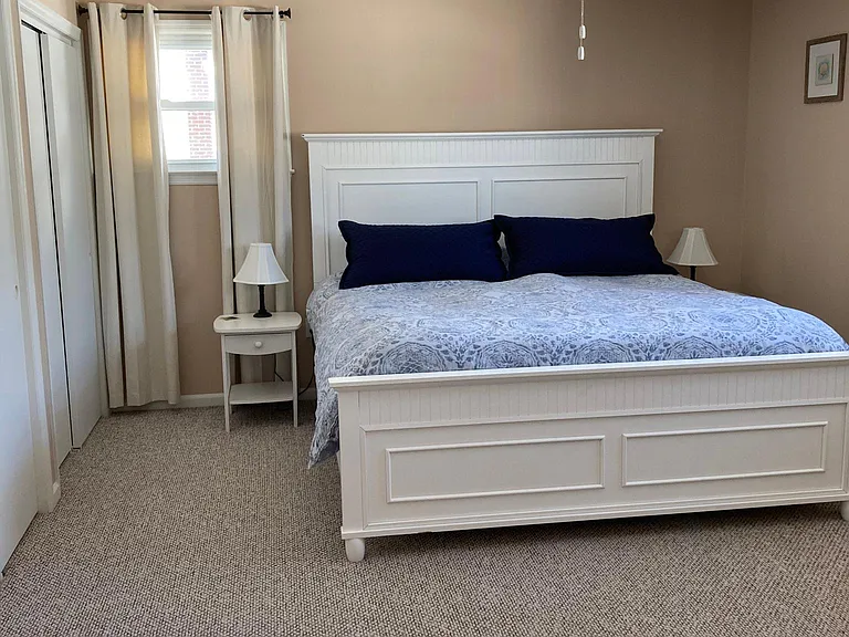 8 N Rosborough Ave #B — Photo 13