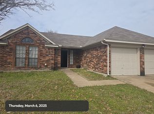 4742 Shadyway Dr, Arlington, TX 76018