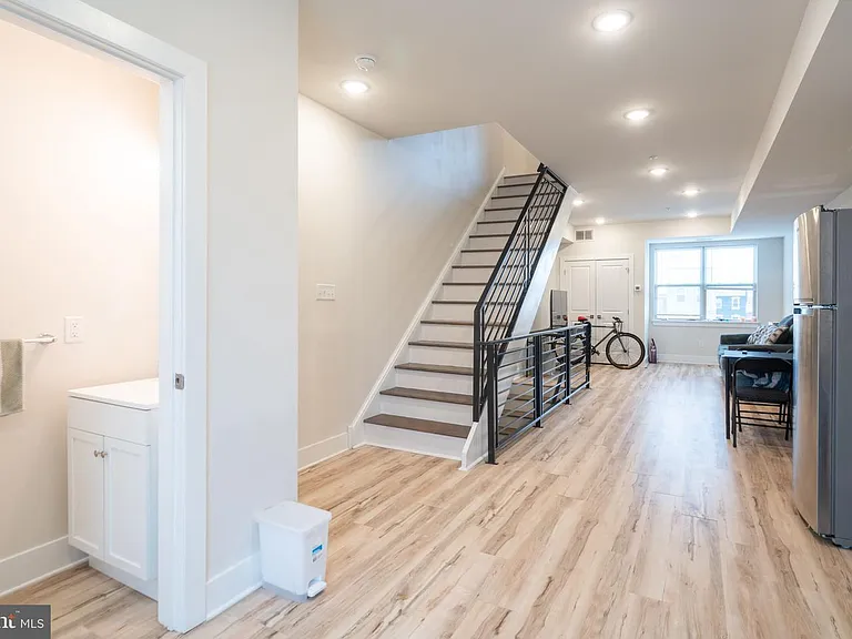 2531 N Mascher St #2 — Photo 8