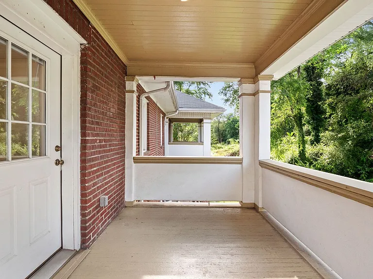 Gilmer Apartments — Photo 11