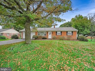 370 W Lexington Rd, Lititz, PA 17543