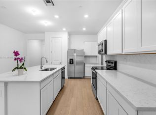 8353 NW 7th Pl, Fort Lauderdale, FL 33324