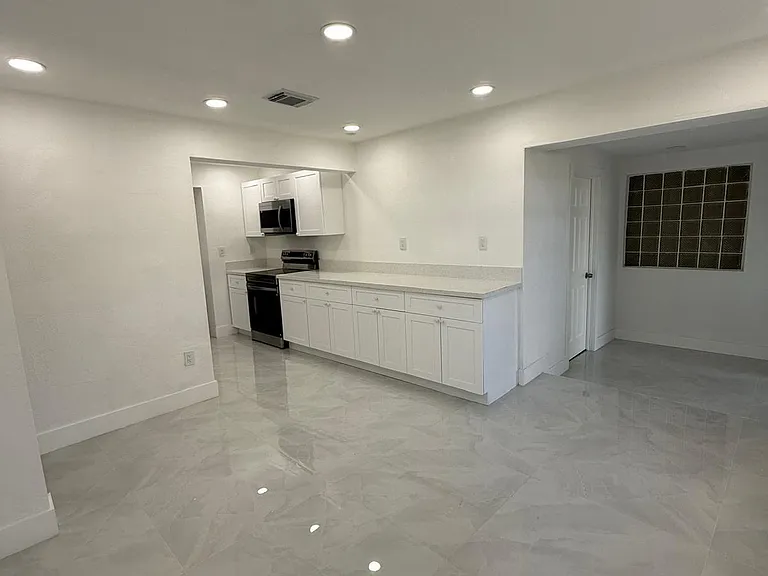 4400 SW 36th St — Photo 18