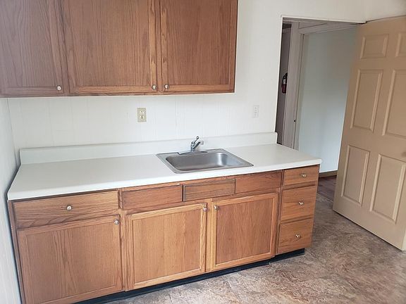 4th image of 1542 Quarrier St #B