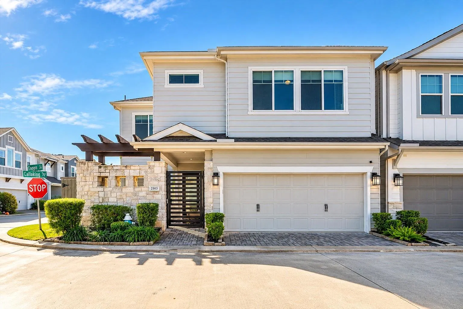 4 bed, 3.5 bath, 2306 sqft, $3,950 — Photo 1
