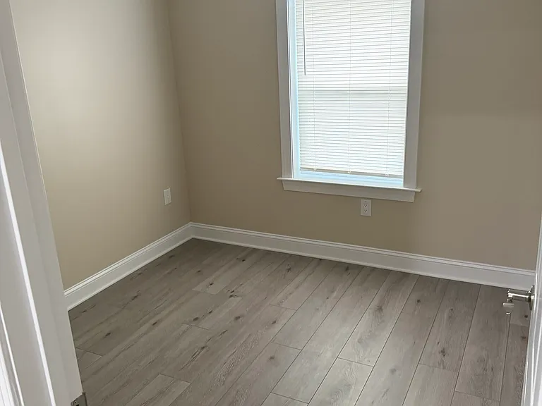 2709 E Monmouth St — Photo 7