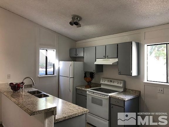 2nd image of 811 Southwood Blvd Unit 1