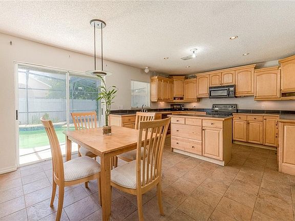 4th image of 4428 Stonefield Dr