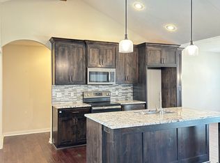 1211 W Tracy St, Springfield, MO 65807