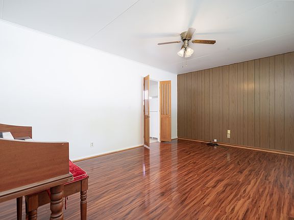 4th image of 818 Westshire Dr
