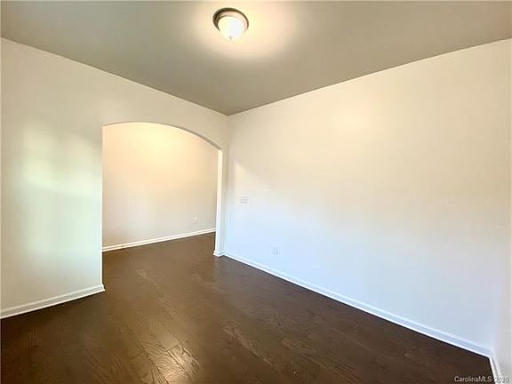 4th image of 15111 Oleander Dr